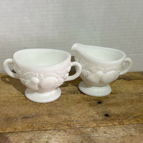 Vintage westmorland fruit design on milk glass sugar and cream cups bowl home de - Picture 1 of 9